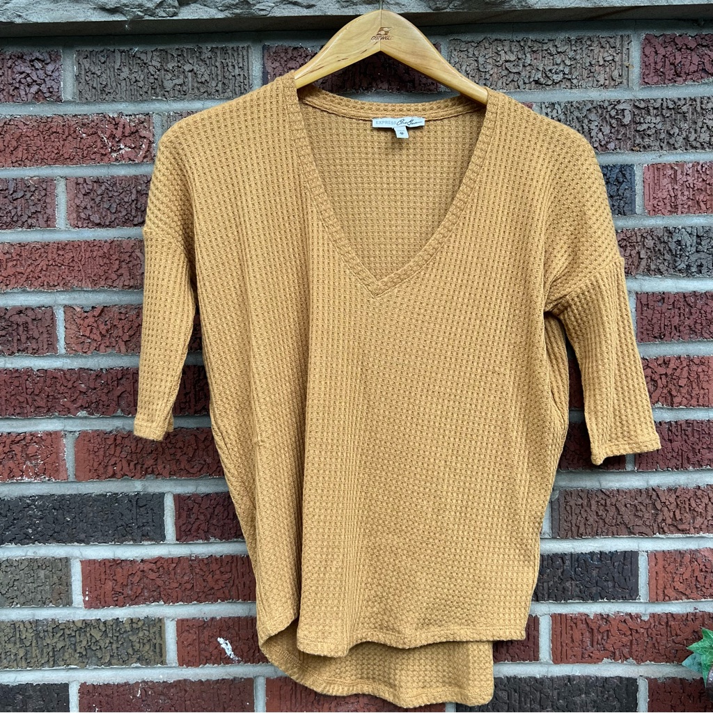 Express Mustard Yellow Waffle Cut V Neck 1/2 Sleeve Top